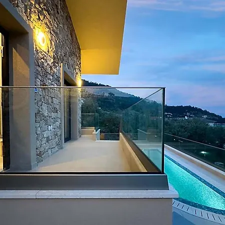 Quintessina Luxury