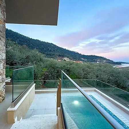 Hotel de apartamente Quintessina Luxury 4*